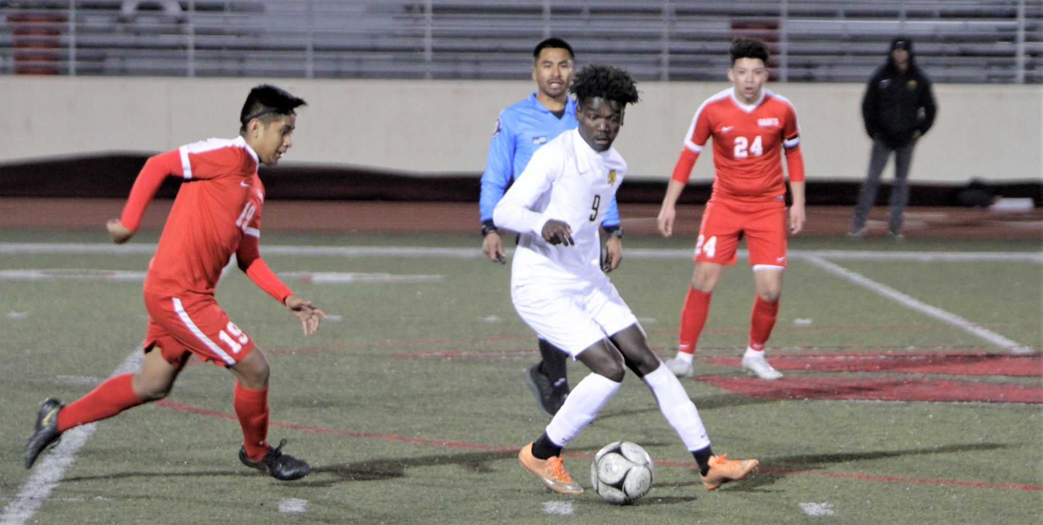 020420SLOSMBSoc04.JPG